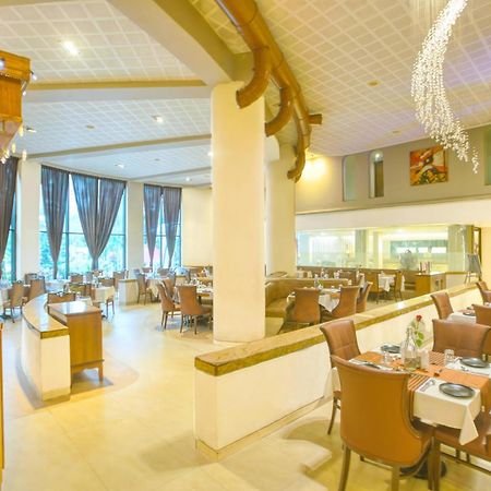 Neelam The Glitz Hotel Calangute Exterior photo