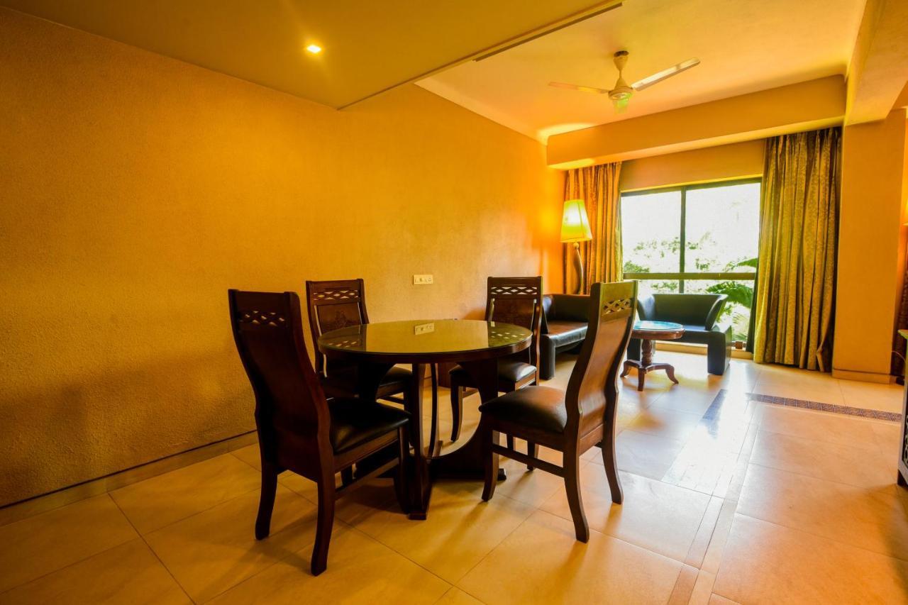 Neelam The Glitz Hotel Calangute Exterior photo