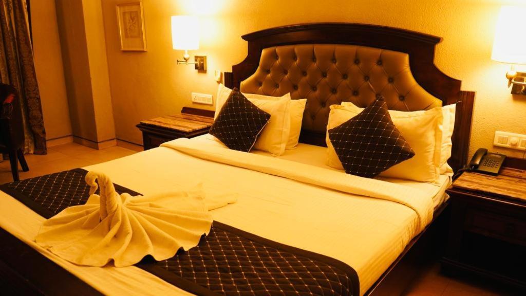 Neelam The Glitz Hotel Calangute Exterior photo