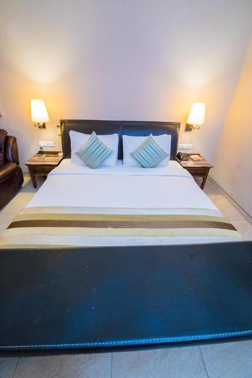 Neelam The Glitz Hotel Calangute Exterior photo
